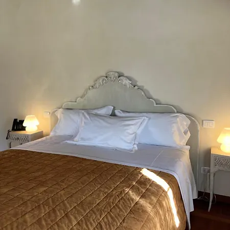 Hotel Donna Lucia-3